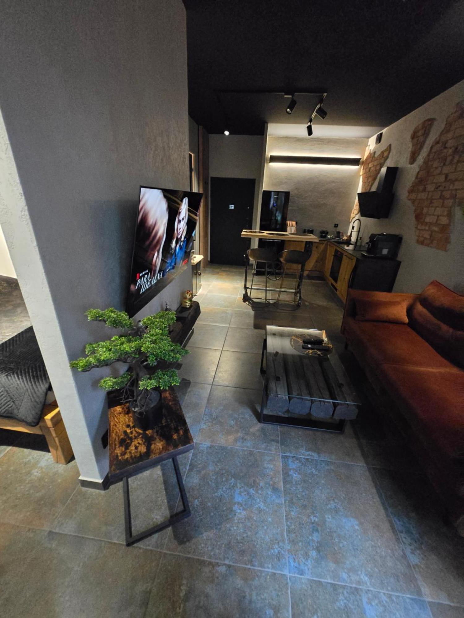 Luxury Spa City Center Apartments, Pool & Sauna & Gym & Self Check In 24 H & Free Parking Cracovie Extérieur photo