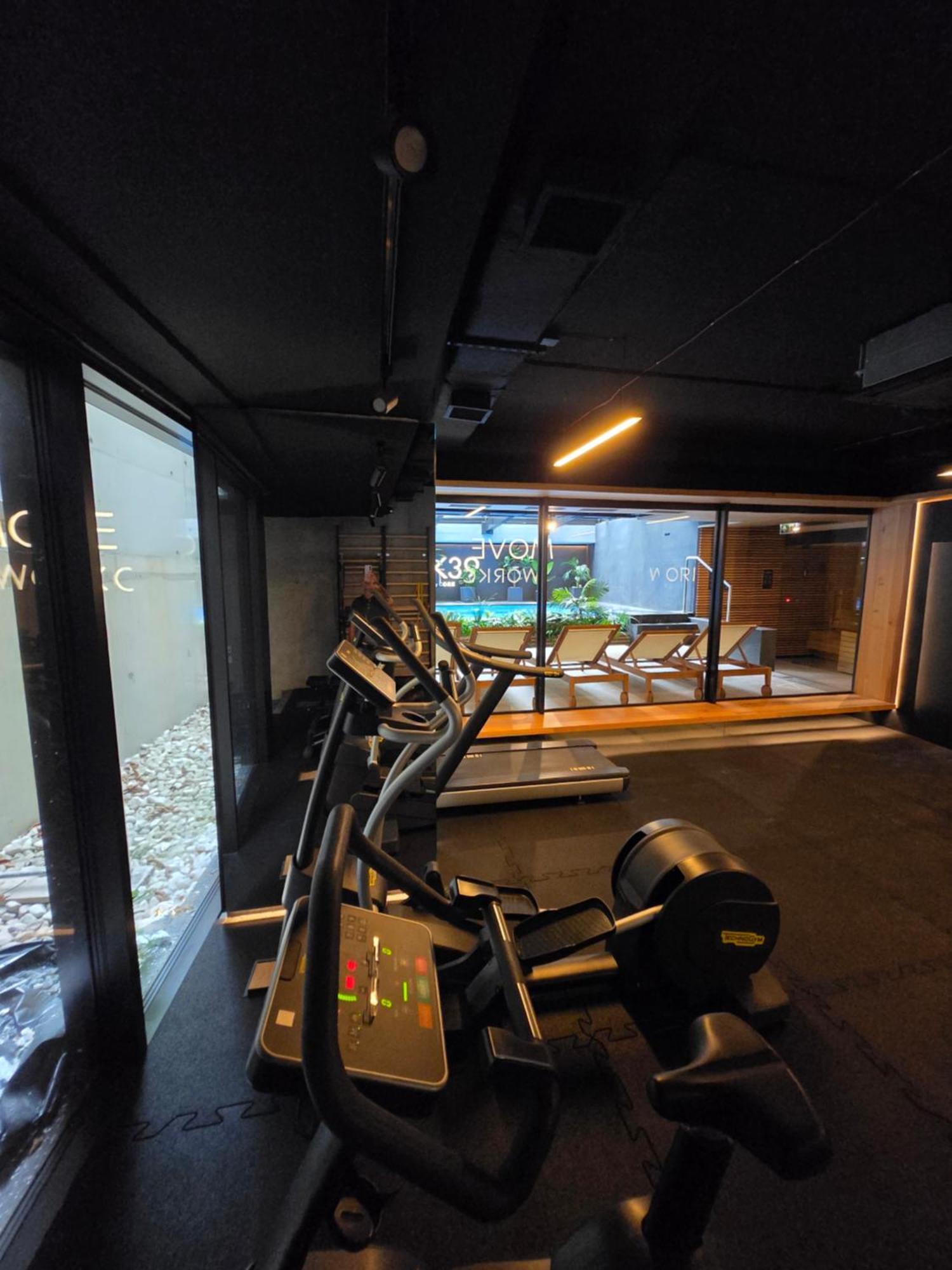 Luxury Spa City Center Apartments, Pool & Sauna & Gym & Self Check In 24 H & Free Parking Cracovie Extérieur photo